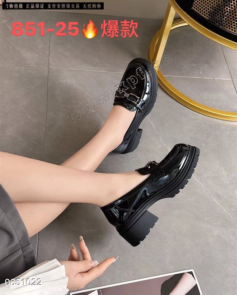 巨一  透网乐福鞋