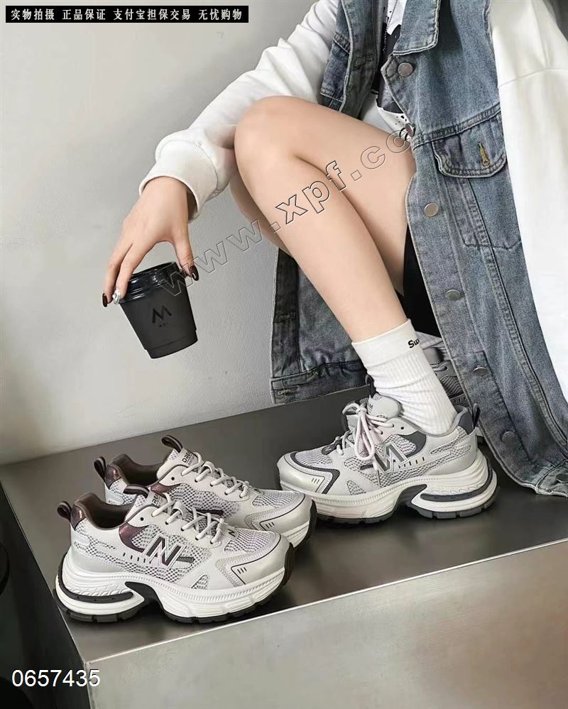 时尚休闲鞋  最后17双鞋咖色555666666777灰色66667价格