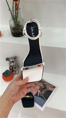 劳拉