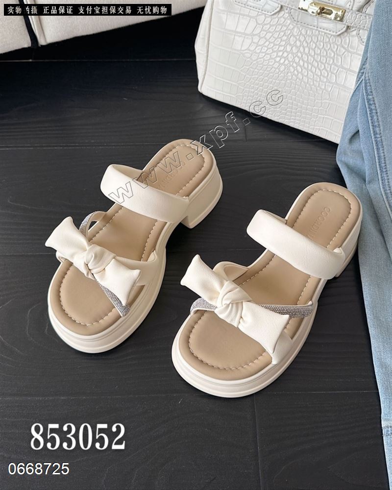 左右焦点853052
