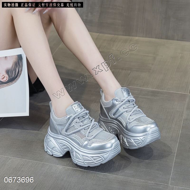 得芙妮   白66678银6677789