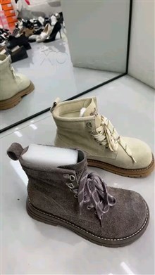 时尚短靴