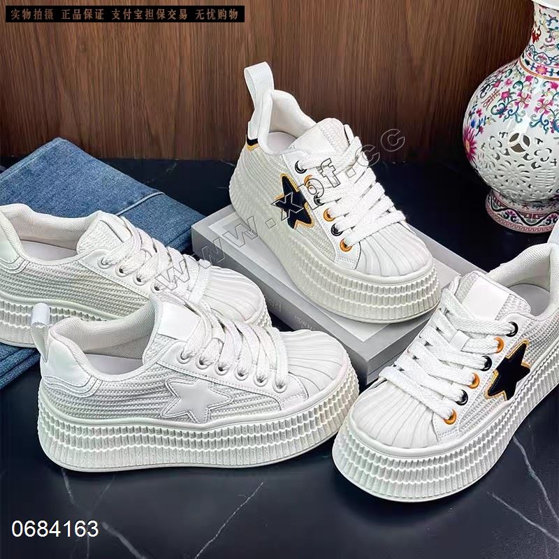 时尚休闲小白鞋