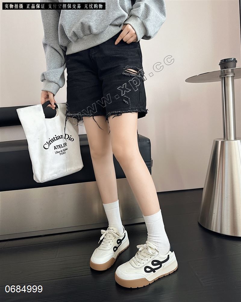 蓝莎