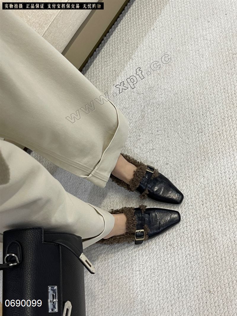 欧陌  加绒