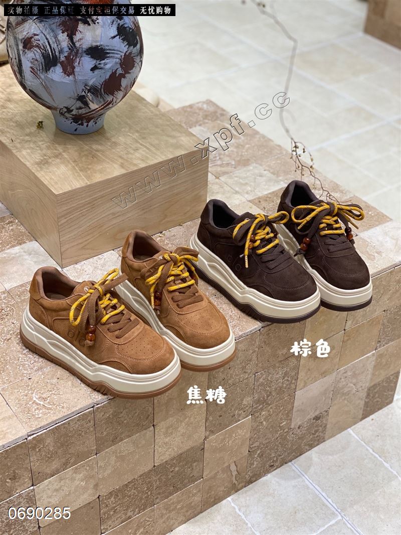 磨砂牛皮休闲鞋
