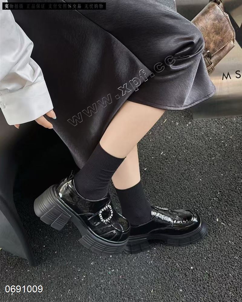 影贞妮8391