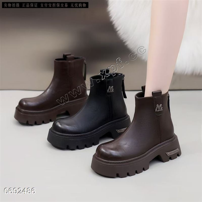 新款厚底加棉休闲短靴