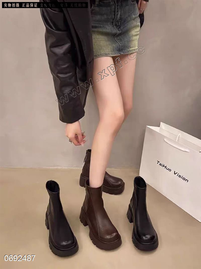 时尚厚底加棉短靴