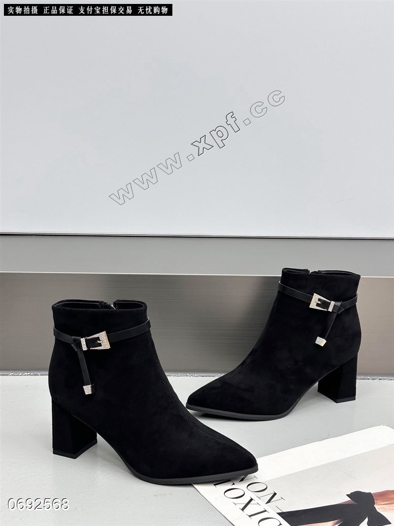 时尚加棉短靴马丁靴5052-1