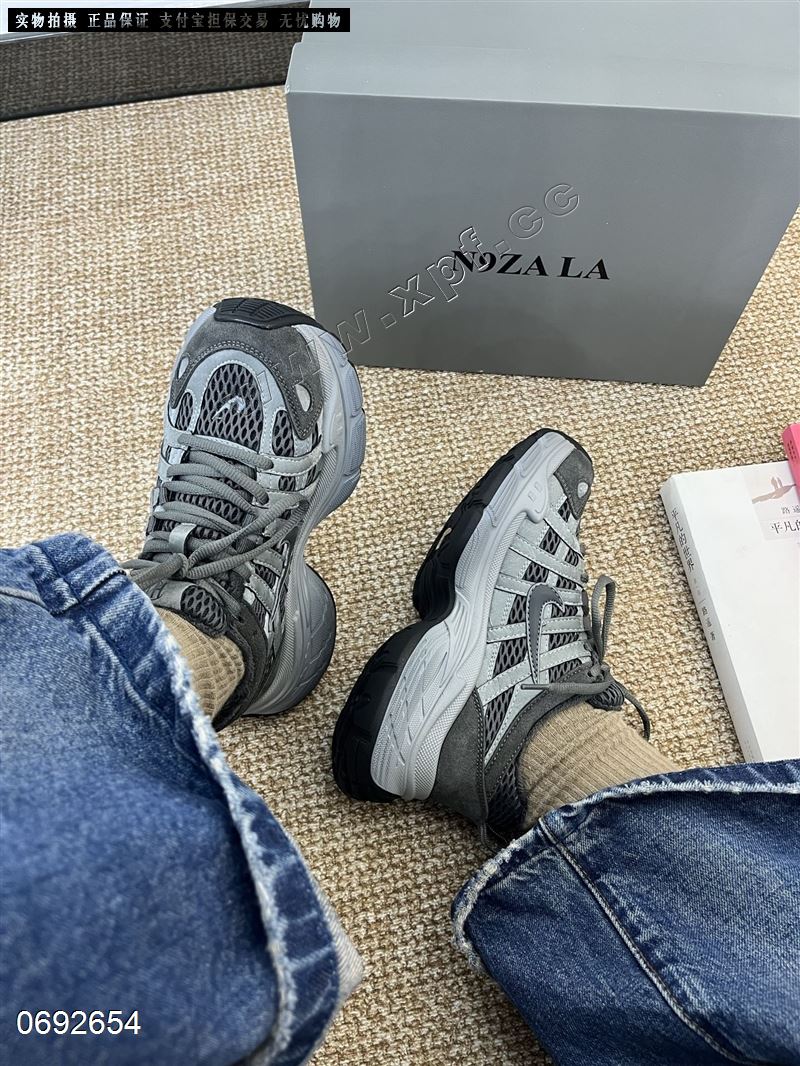 新款厚底吸模底绒里老爹鞋8528