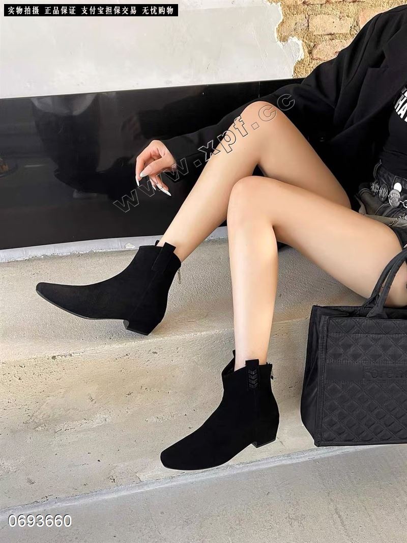 伊莎卡迪​8826  单里