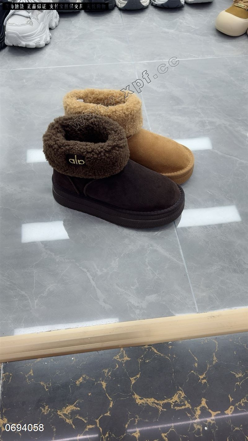 新款牛皮羊羔毛雪地靴  可补单