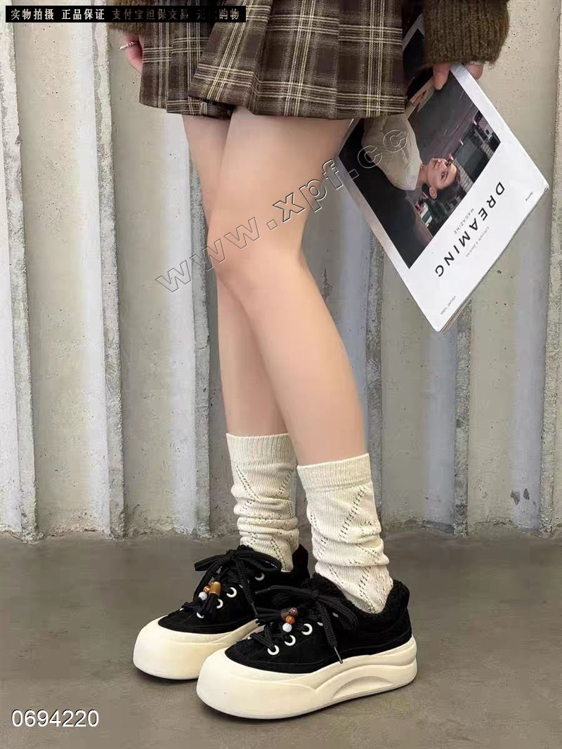 磨砂皮加棉休闲鞋