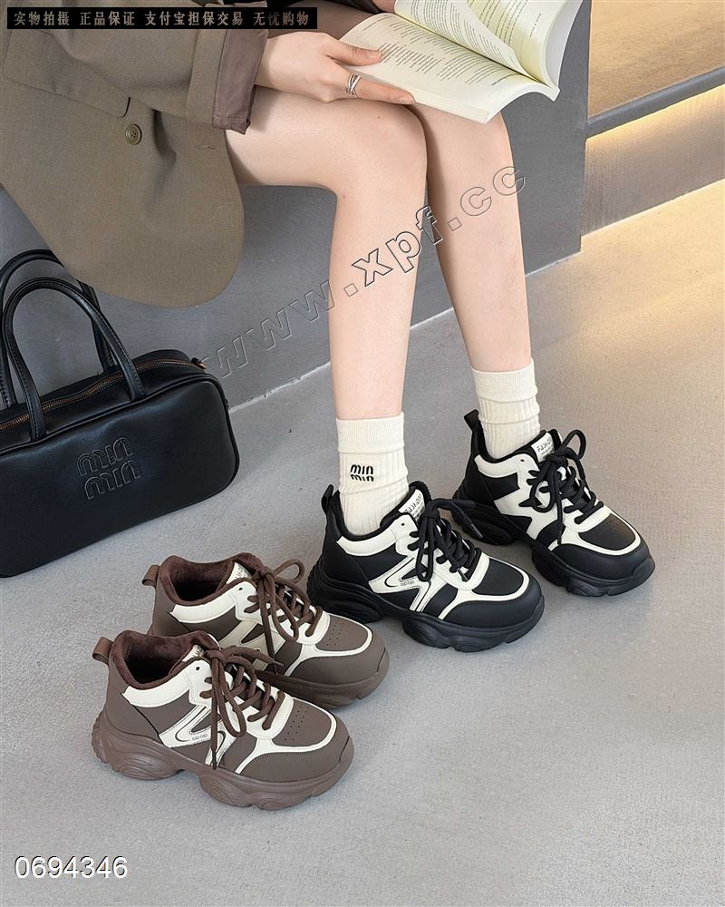 新款中帮绒里休闲鞋6850