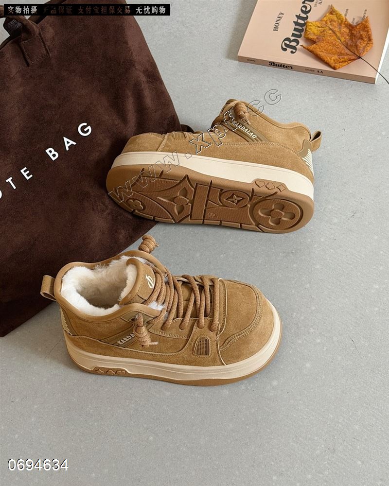 磨砂皮羊毛混纺雪地靴X25185