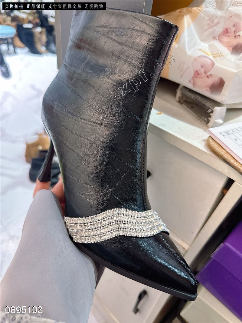 加棉短靴25806-1  跟高8 cm