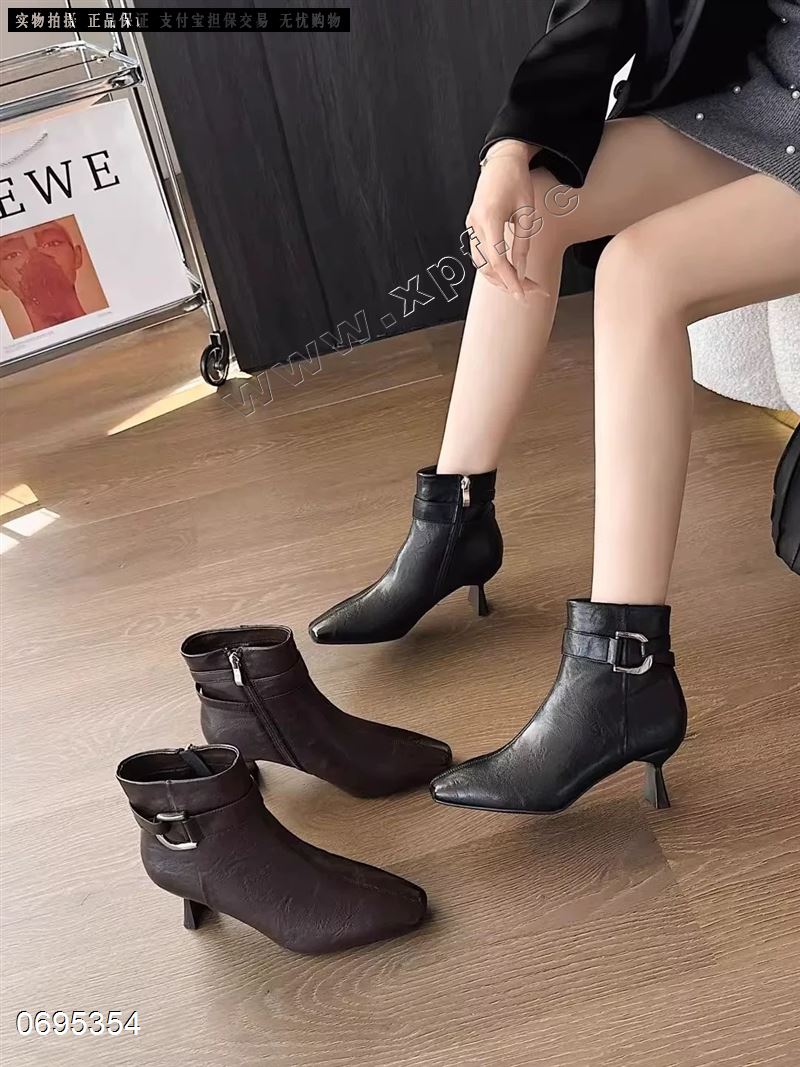 时尚加绒短靴  跟高6 cm