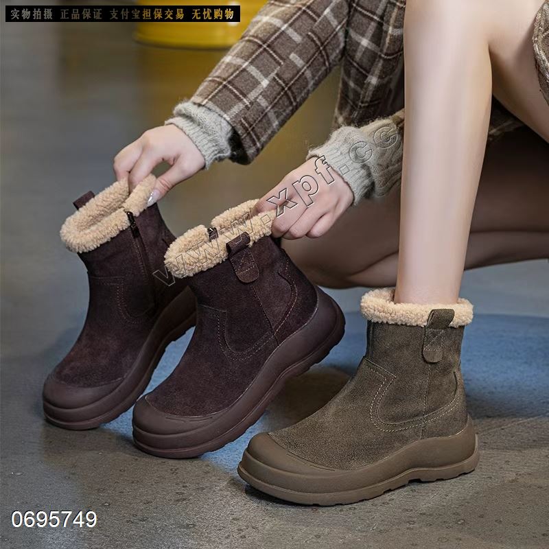 新款头层牛皮雪地靴8777