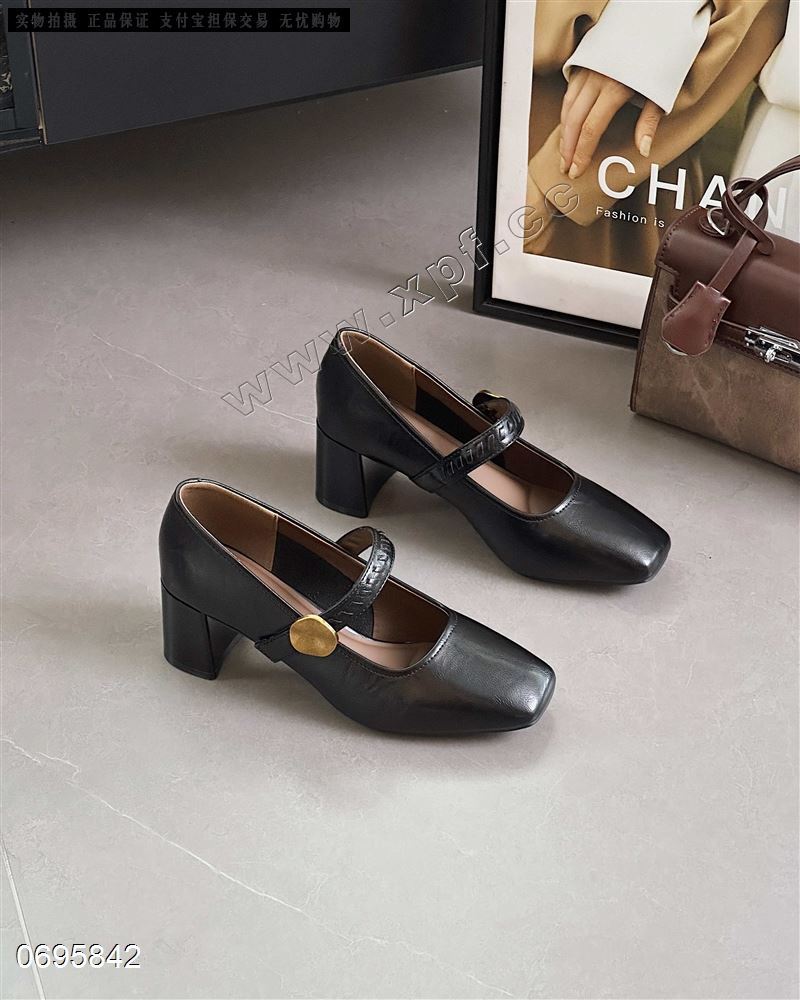 时尚单鞋  黑555677788棕色5788