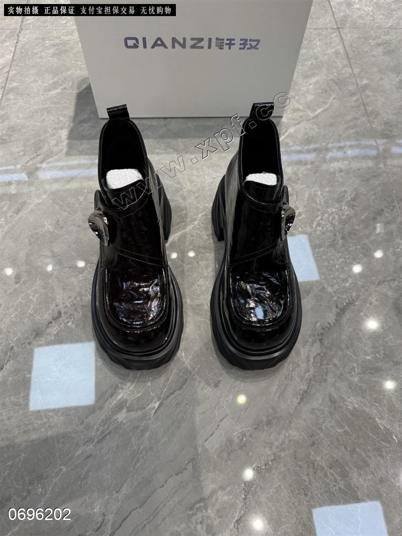 钎孜​90002   内里单+发泡底