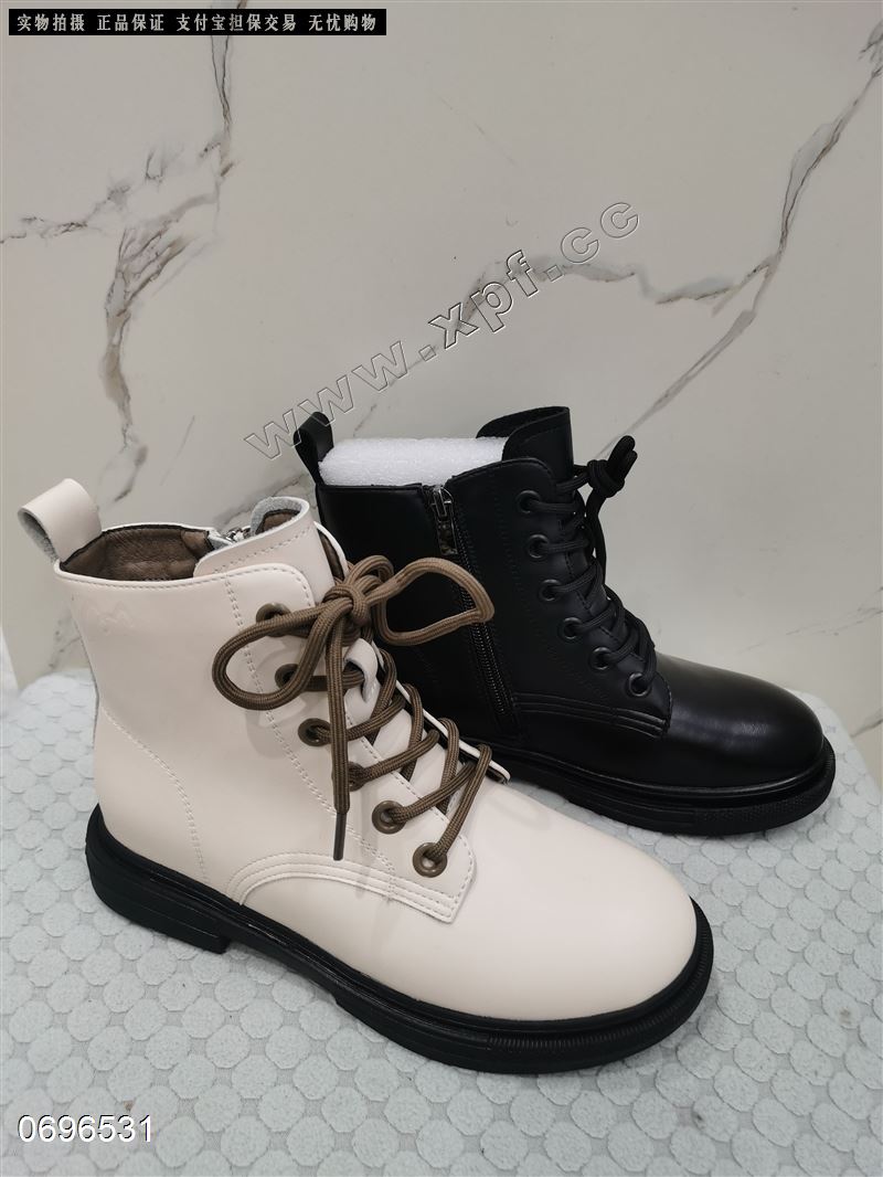 时尚马丁靴鹿纤绒