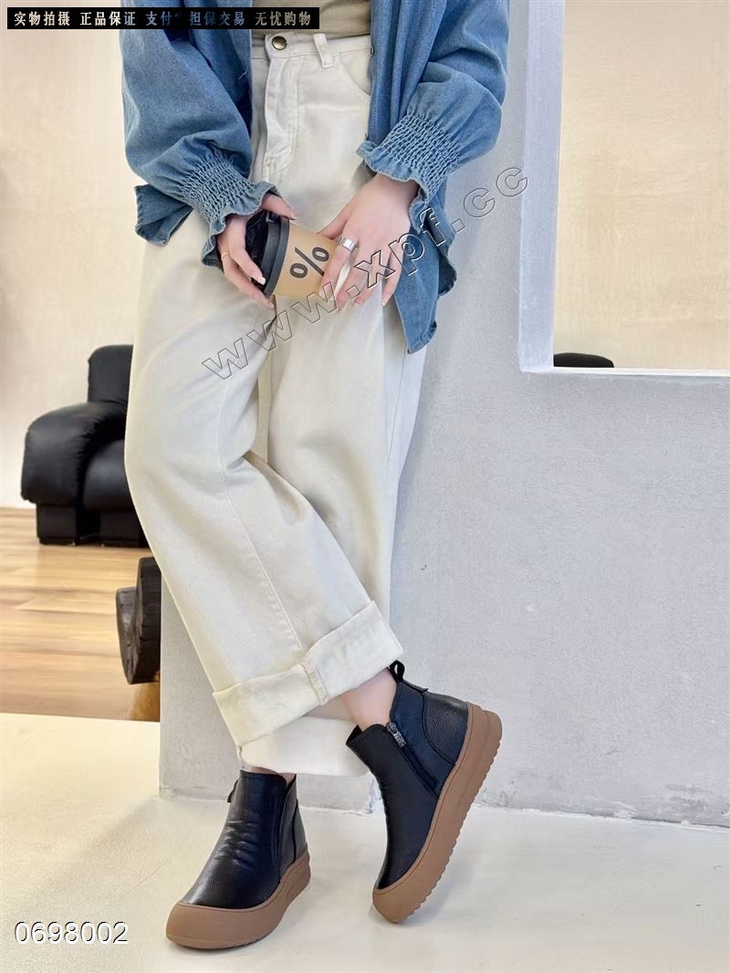 新款里外全大皮高帮休闲鞋HF25779