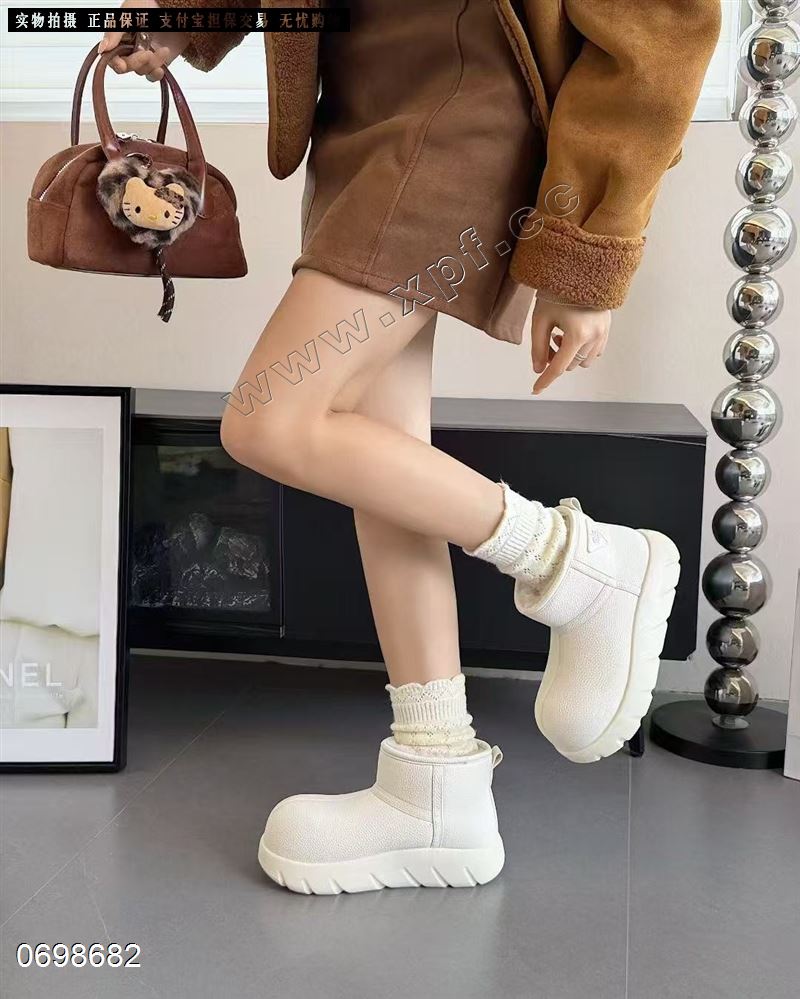 时尚雪地靴 白色567789，驼色67789，秒杀