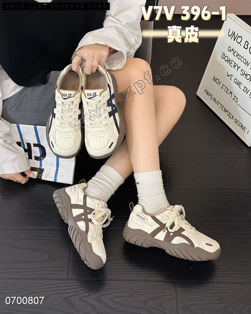 时尚休闲鞋396-1