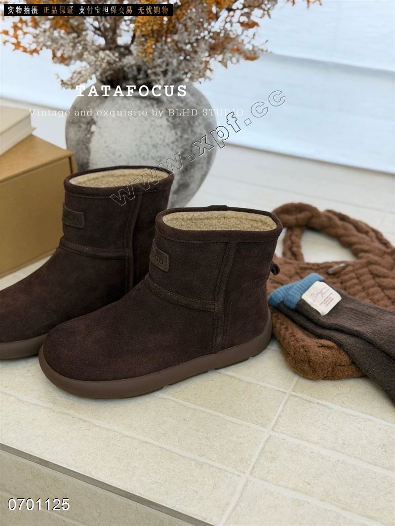 她佳他  真皮雪地靴