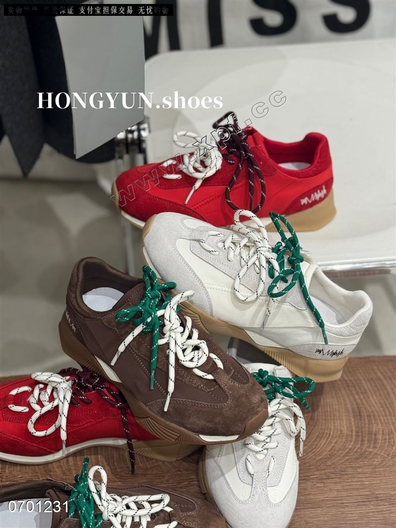 新款百搭经典款阿甘鞋 休闲鞋26C010