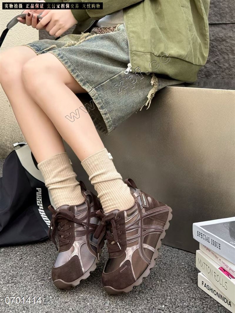 时尚休闲鞋老爹鞋