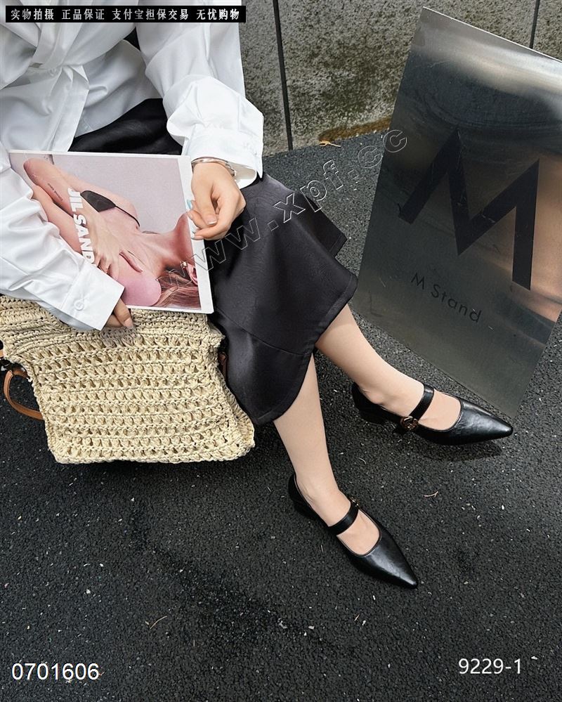 时尚单鞋9229-1  黑色55566666788棕色56779