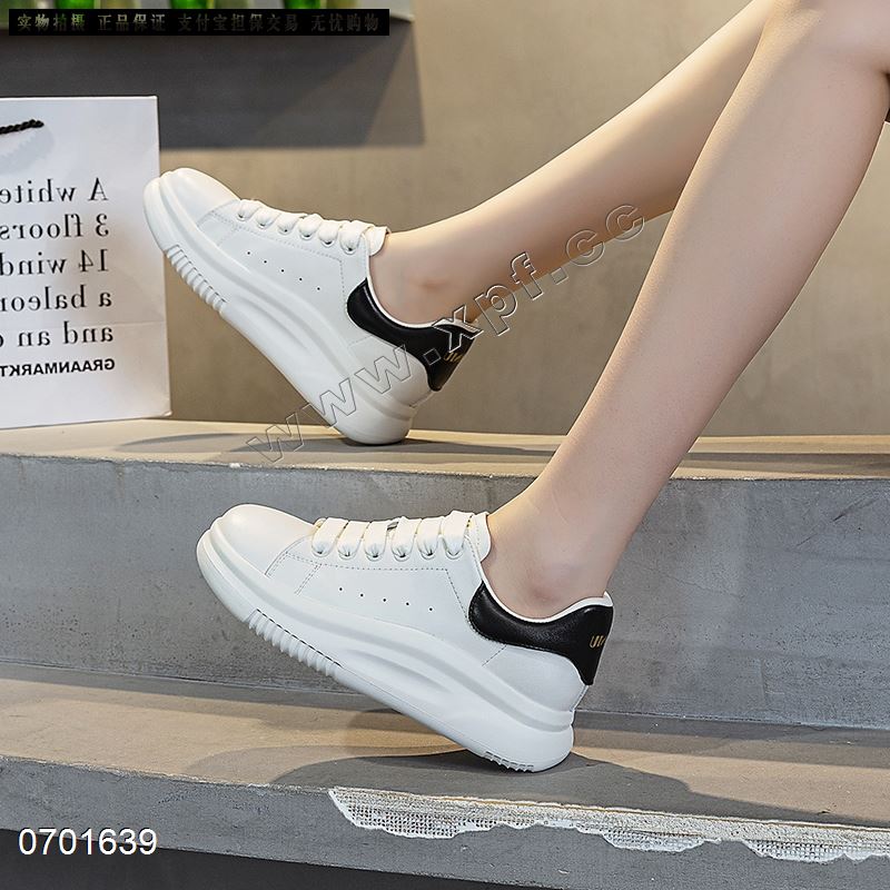 新款头层牛皮休闲鞋9737