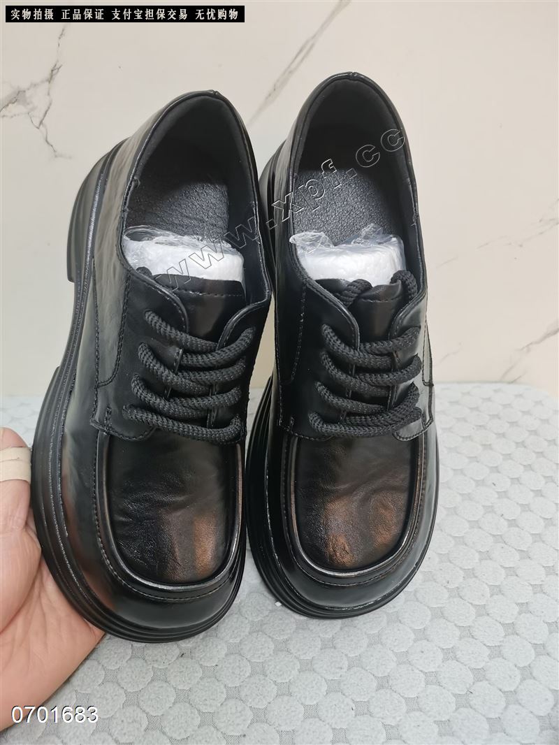 春秋乐福百搭款发泡底单鞋