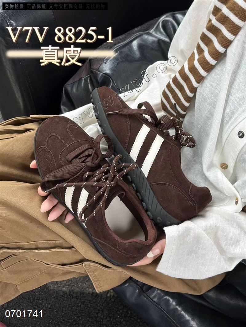 时尚休闲鞋8825-1