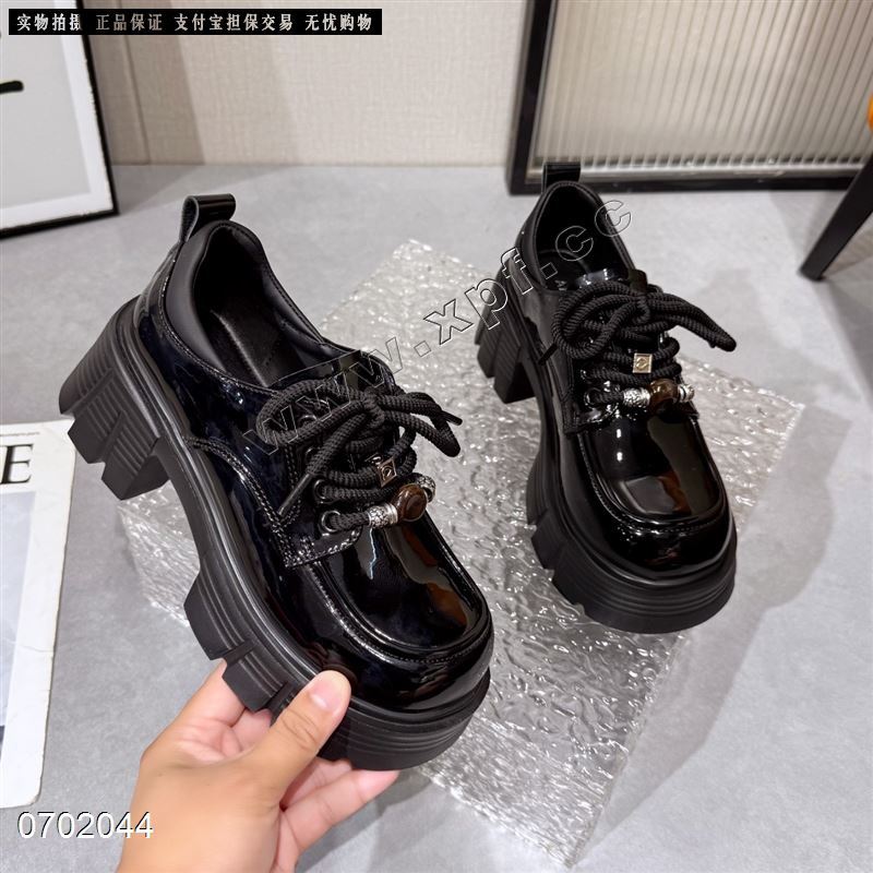 新款厚底单鞋乐福鞋A570