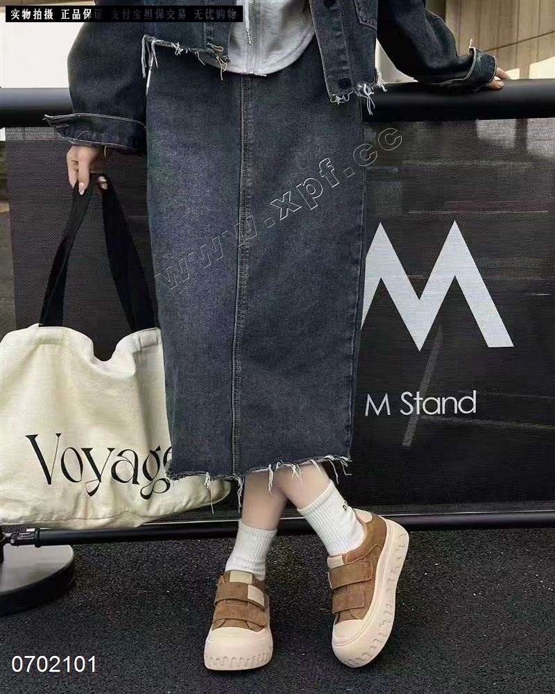 百诗曼  曲曲絨