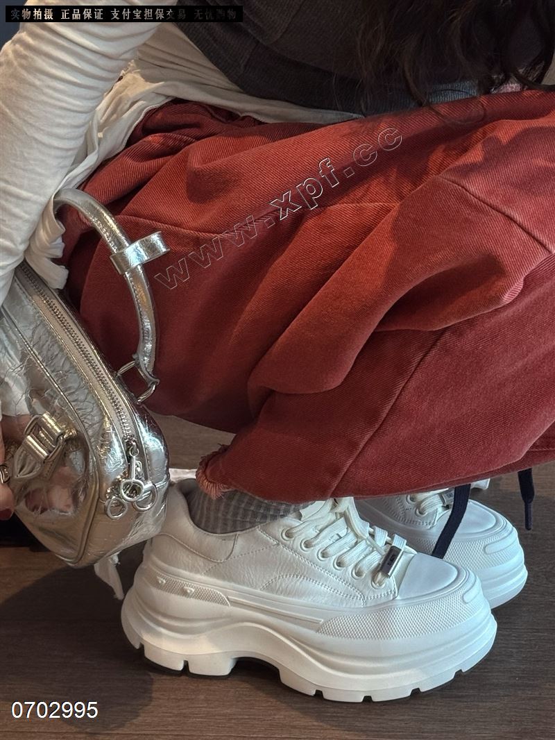 新款厚底休闲鞋韩系厚底麦昆新款百搭经典款 7763