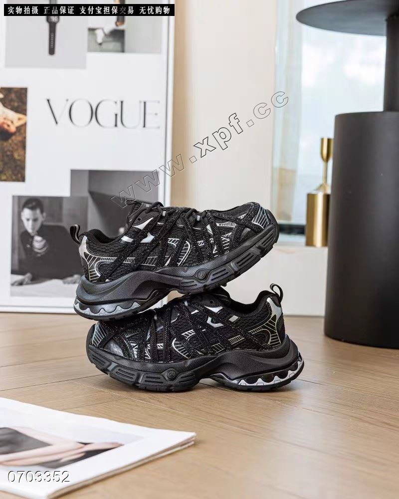 MG品牌休闲鞋  双网