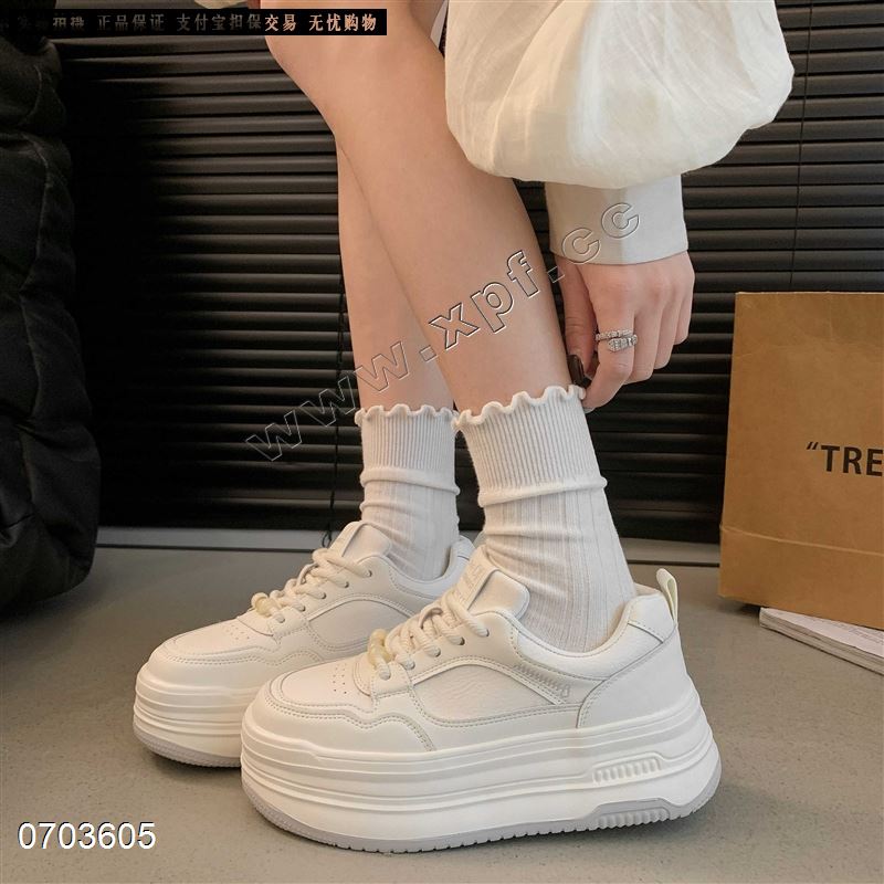 新款厚底休闲鞋8523