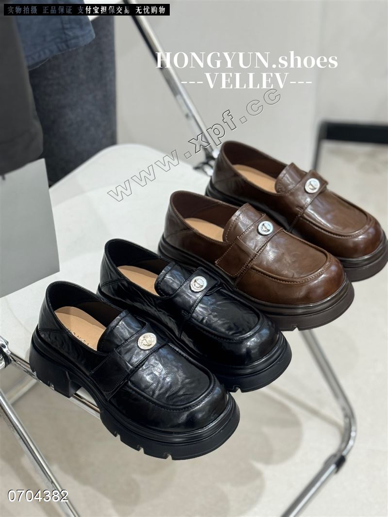 新款韩系魔术贴一脚蹬金属扣小皮鞋Z625-1