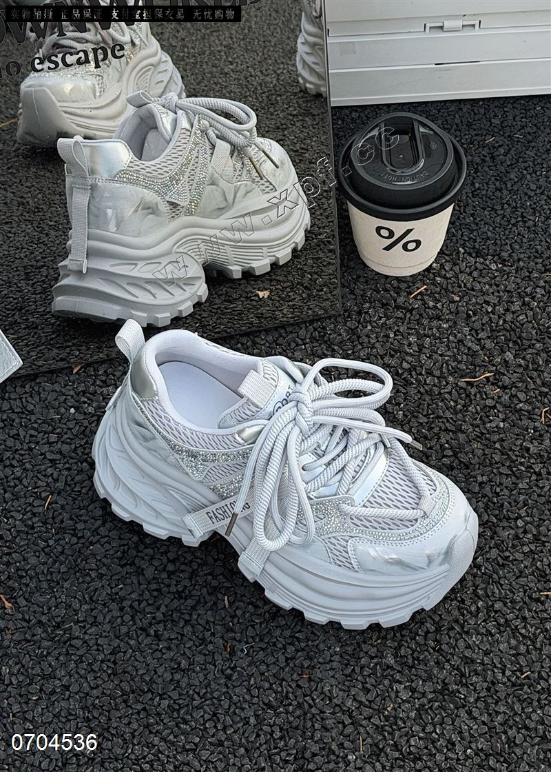 新款厚底休闲鞋9909-1