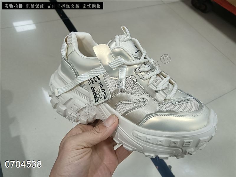 双网春款休闲鞋