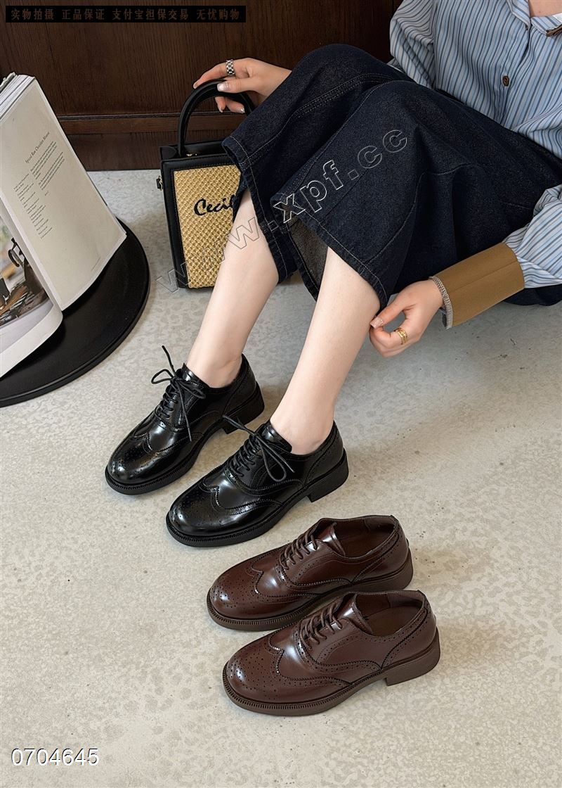 新款雕花小皮鞋系带复古乐福鞋82576