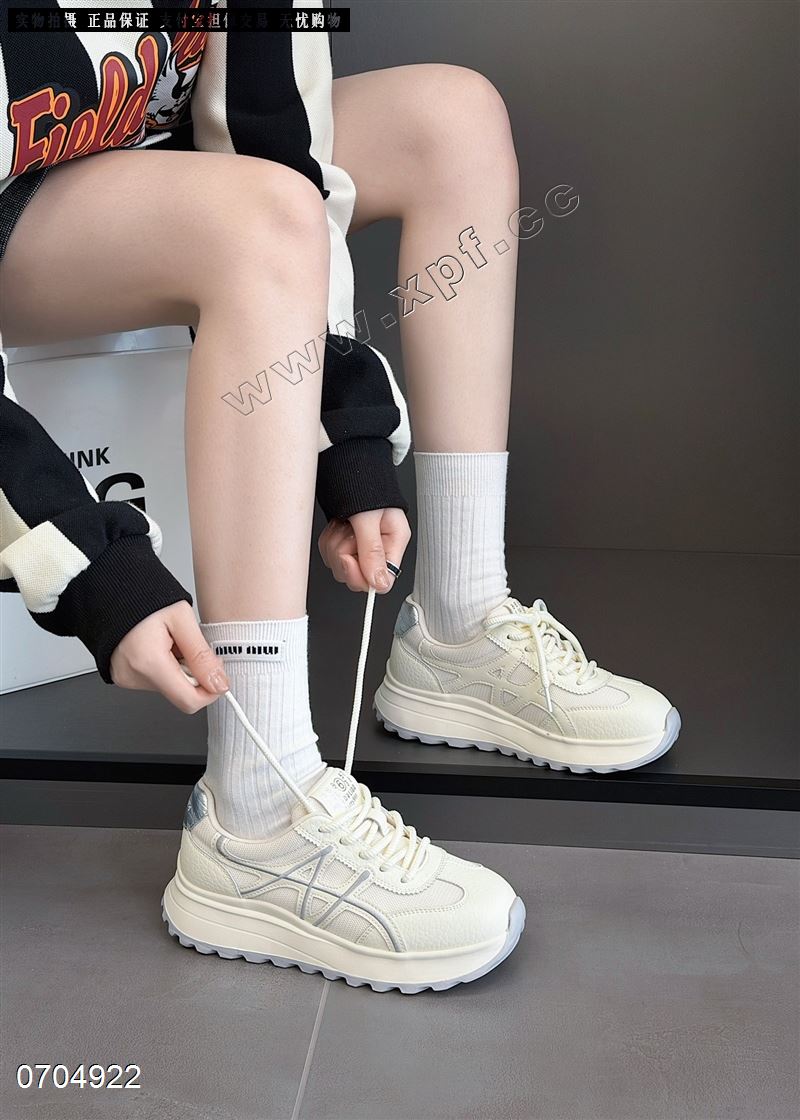 新款轻便软底百搭运动休闲板鞋阿甘鞋SA6019