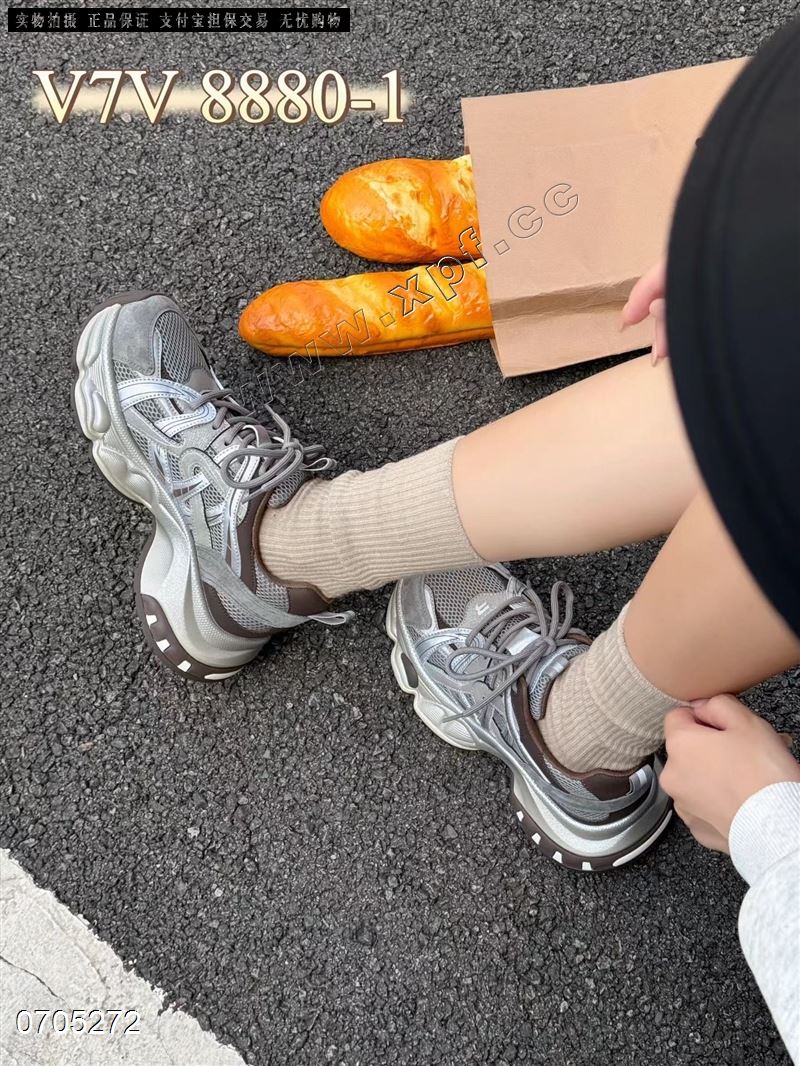 时尚休闲鞋8880-1