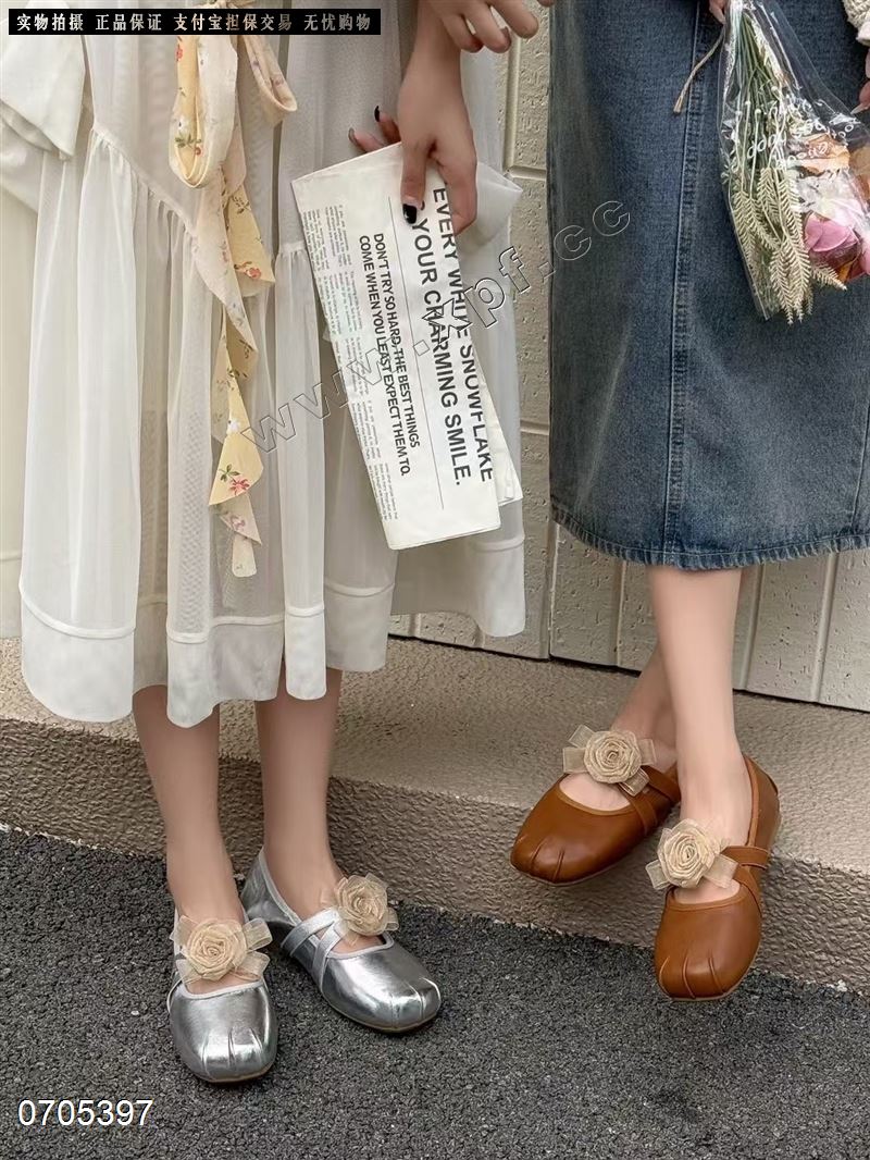 狄莱儿2632  银35-39米36-38棕7