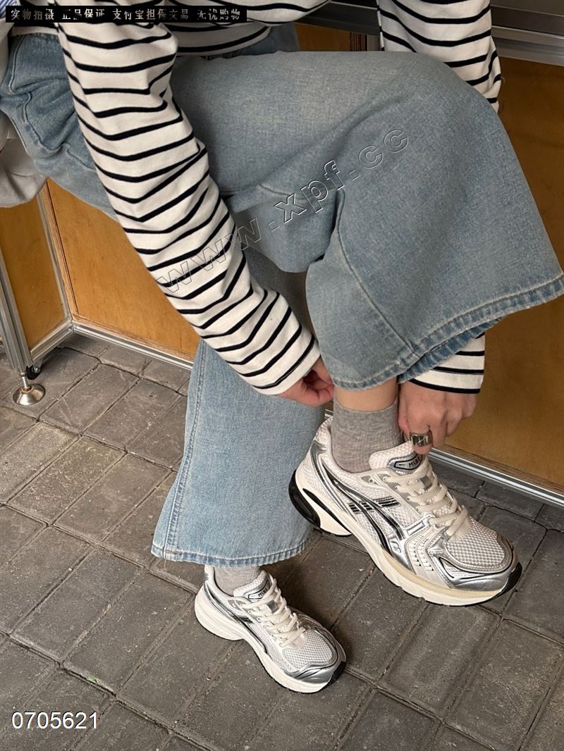 新款厚底休闲鞋老爹鞋7025