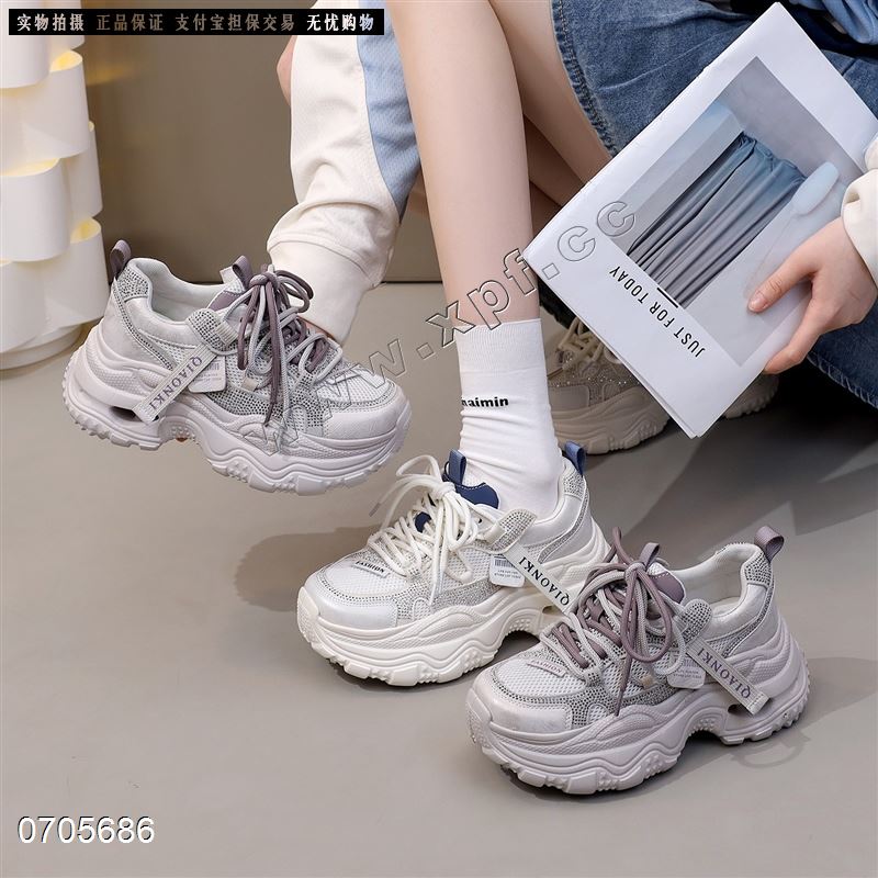 时尚休闲鞋发泡底老爹鞋